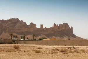 Jebel Fihrayn Adventure: Explore the Edge of the World